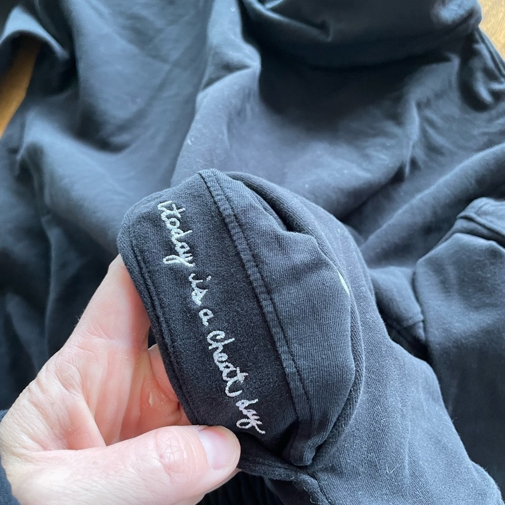 Lululemon stress less pullover - Picture 7 of 12